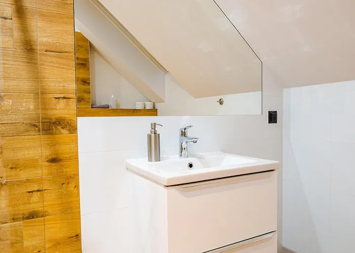 Aparthotel Nad Goscincem 3*